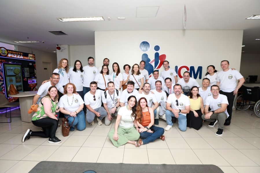 TURMA XXIX DE MEDICINA DA FAMERP SE REENCONTRA E TRANSFORMA SAUDADE EM EMOÇÃO 25 ANOS DEPOIS - Eloisa Mattos