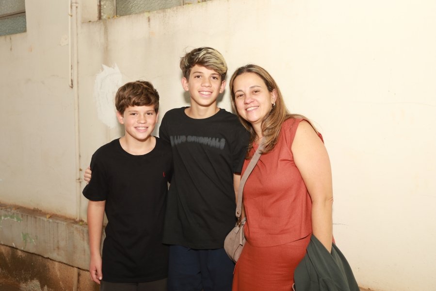 TURMA XXIX DE MEDICINA DA FAMERP SE REENCONTRA E TRANSFORMA SAUDADE EM EMOÇÃO 25 ANOS DEPOIS - Eloisa Mattos