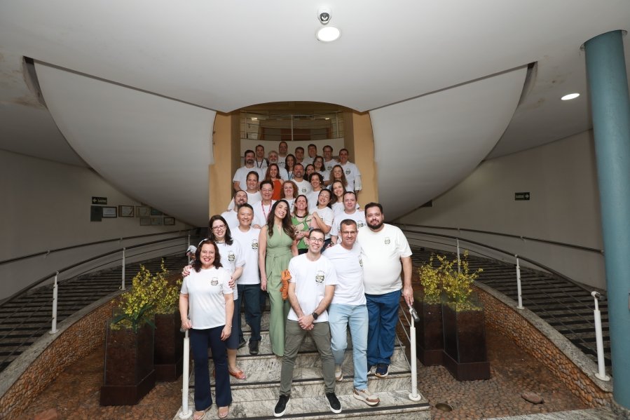 TURMA XXIX DE MEDICINA DA FAMERP SE REENCONTRA E TRANSFORMA SAUDADE EM EMOÇÃO 25 ANOS DEPOIS - Eloisa Mattos