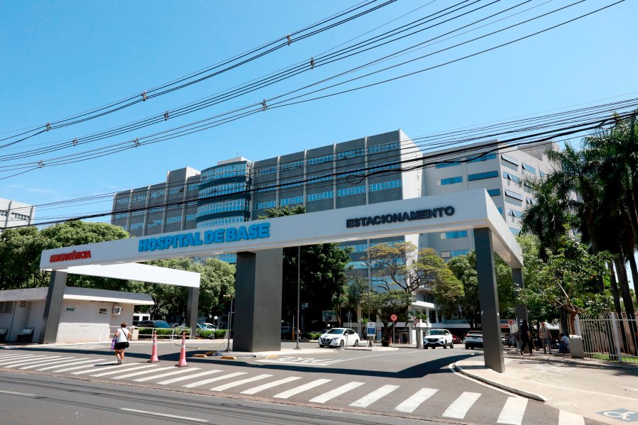 TURMA XXIX DE MEDICINA DA FAMERP SE REENCONTRA E TRANSFORMA SAUDADE EM EMOÇÃO 25 ANOS DEPOIS - Eloisa Mattos
