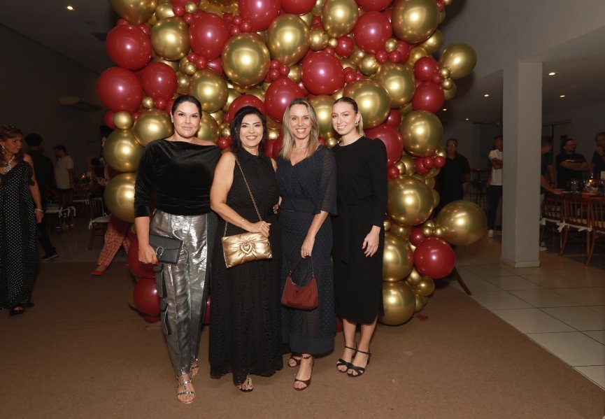 VANESSA MELLO COMEMORA ANIVERSÁRIO EM GRANDE ESTILO - Eloisa Mattos