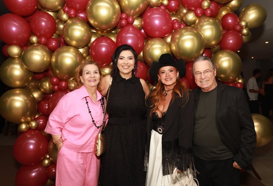 VANESSA MELLO COMEMORA ANIVERSÁRIO EM GRANDE ESTILO - Eloisa Mattos