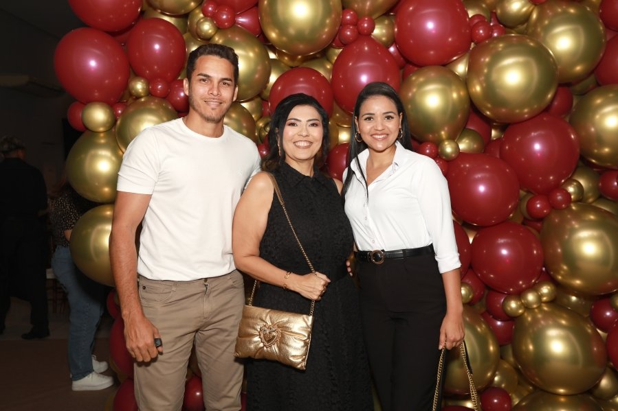 VANESSA MELLO COMEMORA ANIVERSÁRIO EM GRANDE ESTILO - Eloisa Mattos