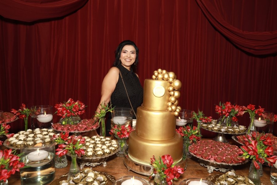 VANESSA MELLO COMEMORA ANIVERSÁRIO EM GRANDE ESTILO - Eloisa Mattos