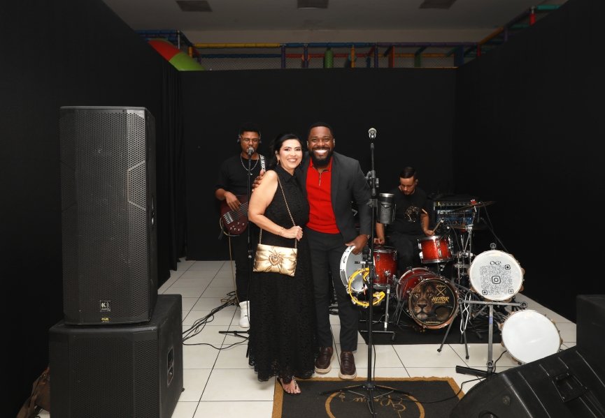 VANESSA MELLO COMEMORA ANIVERSÁRIO EM GRANDE ESTILO - Eloisa Mattos