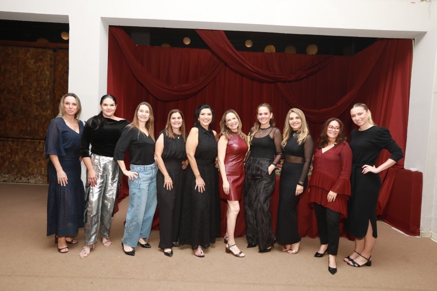 VANESSA MELLO COMEMORA ANIVERSÁRIO EM GRANDE ESTILO - Eloisa Mattos