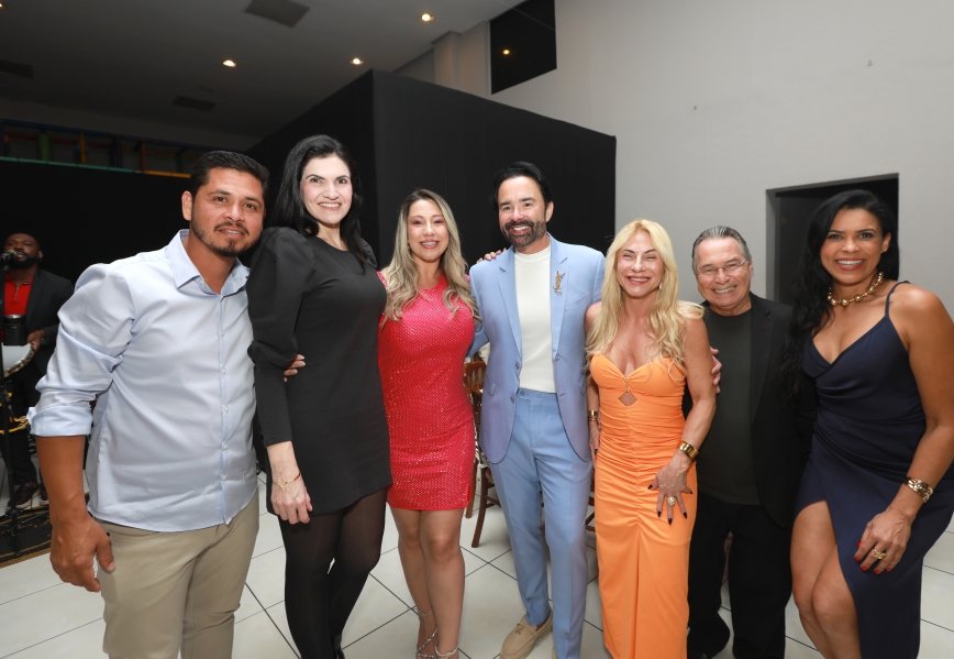 VANESSA MELLO COMEMORA ANIVERSÁRIO EM GRANDE ESTILO - Eloisa Mattos