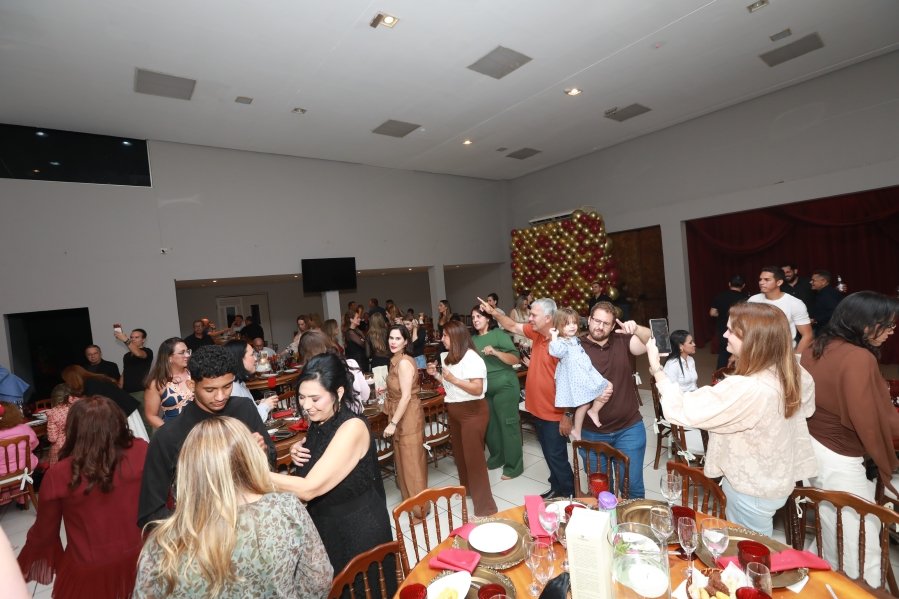 VANESSA MELLO COMEMORA ANIVERSÁRIO EM GRANDE ESTILO - Eloisa Mattos