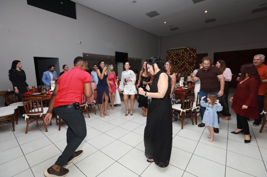VANESSA MELLO COMEMORA ANIVERSÁRIO EM GRANDE ESTILO - Eloisa Mattos