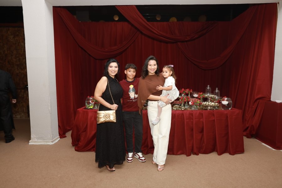 VANESSA MELLO COMEMORA ANIVERSÁRIO EM GRANDE ESTILO - Eloisa Mattos