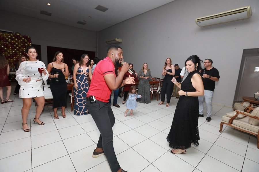 VANESSA MELLO COMEMORA ANIVERSÁRIO EM GRANDE ESTILO - Eloisa Mattos