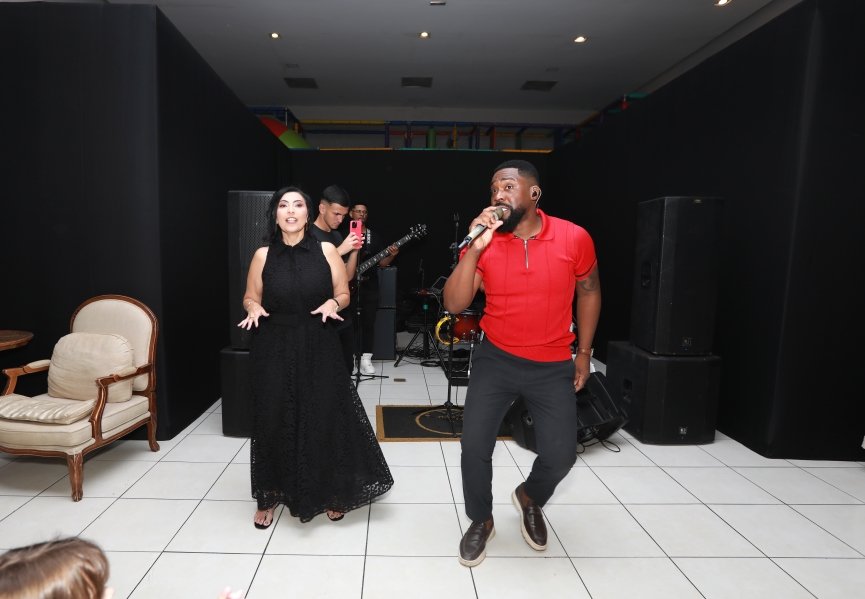VANESSA MELLO COMEMORA ANIVERSÁRIO EM GRANDE ESTILO - Eloisa Mattos