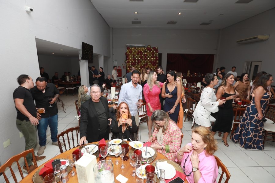 VANESSA MELLO COMEMORA ANIVERSÁRIO EM GRANDE ESTILO - Eloisa Mattos