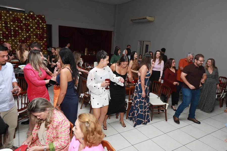 VANESSA MELLO COMEMORA ANIVERSÁRIO EM GRANDE ESTILO - Eloisa Mattos