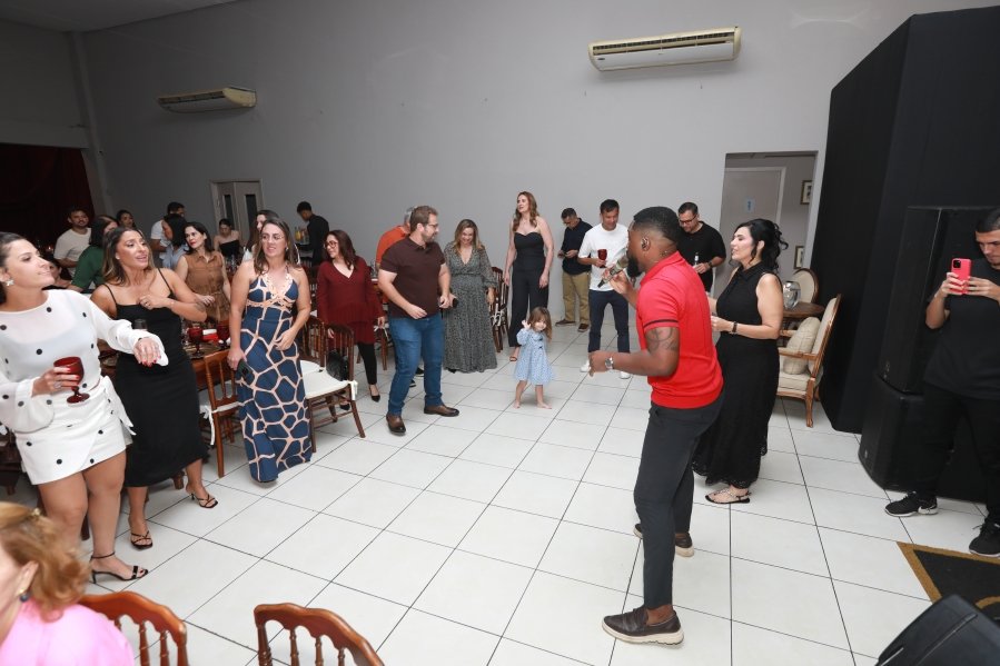 VANESSA MELLO COMEMORA ANIVERSÁRIO EM GRANDE ESTILO - Eloisa Mattos