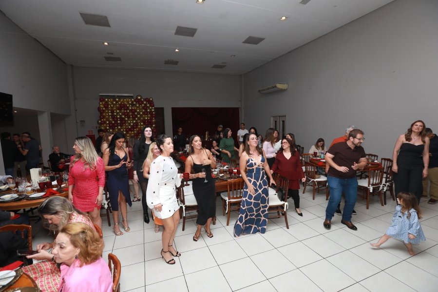 VANESSA MELLO COMEMORA ANIVERSÁRIO EM GRANDE ESTILO - Eloisa Mattos