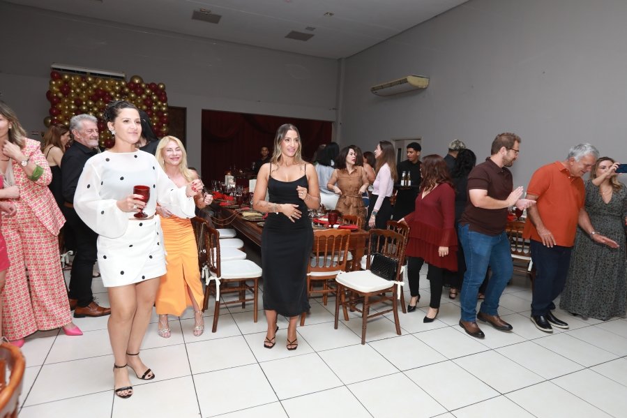 VANESSA MELLO COMEMORA ANIVERSÁRIO EM GRANDE ESTILO - Eloisa Mattos