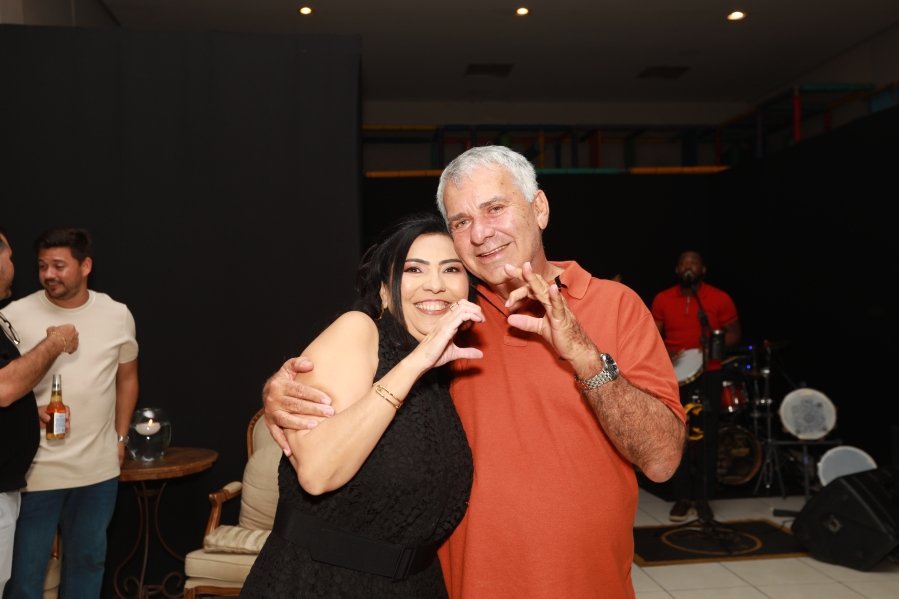 VANESSA MELLO COMEMORA ANIVERSÁRIO EM GRANDE ESTILO - Eloisa Mattos