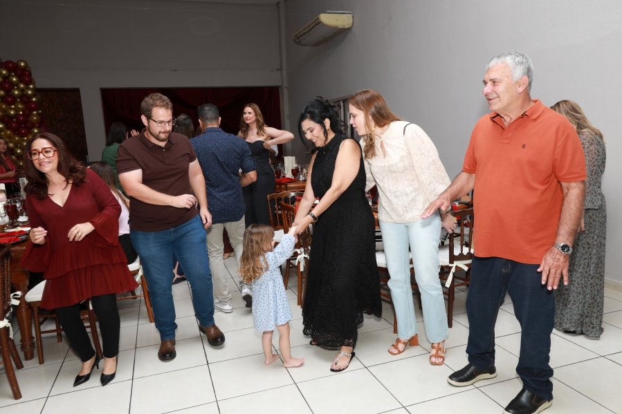 VANESSA MELLO COMEMORA ANIVERSÁRIO EM GRANDE ESTILO - Eloisa Mattos