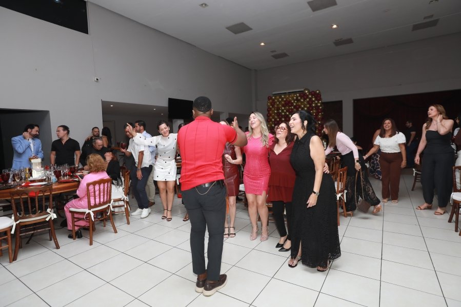 VANESSA MELLO COMEMORA ANIVERSÁRIO EM GRANDE ESTILO - Eloisa Mattos