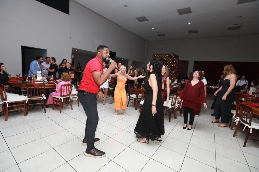 VANESSA MELLO COMEMORA ANIVERSÁRIO EM GRANDE ESTILO - Eloisa Mattos
