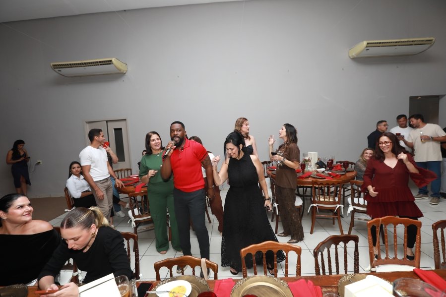 VANESSA MELLO COMEMORA ANIVERSÁRIO EM GRANDE ESTILO - Eloisa Mattos