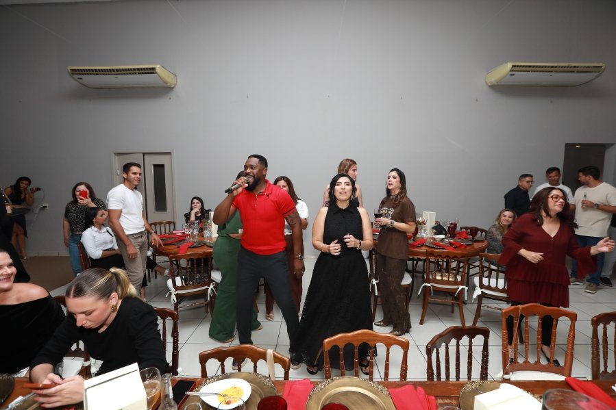 VANESSA MELLO COMEMORA ANIVERSÁRIO EM GRANDE ESTILO - Eloisa Mattos