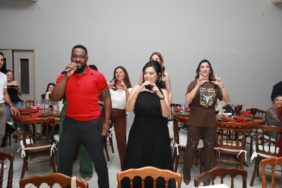 VANESSA MELLO COMEMORA ANIVERSÁRIO EM GRANDE ESTILO - Eloisa Mattos