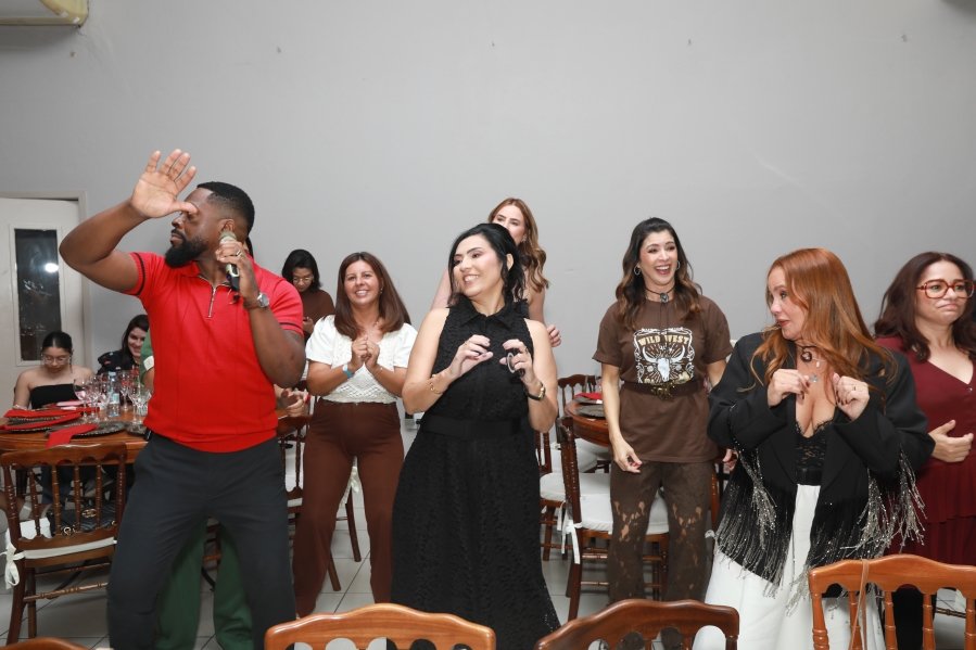 VANESSA MELLO COMEMORA ANIVERSÁRIO EM GRANDE ESTILO - Eloisa Mattos