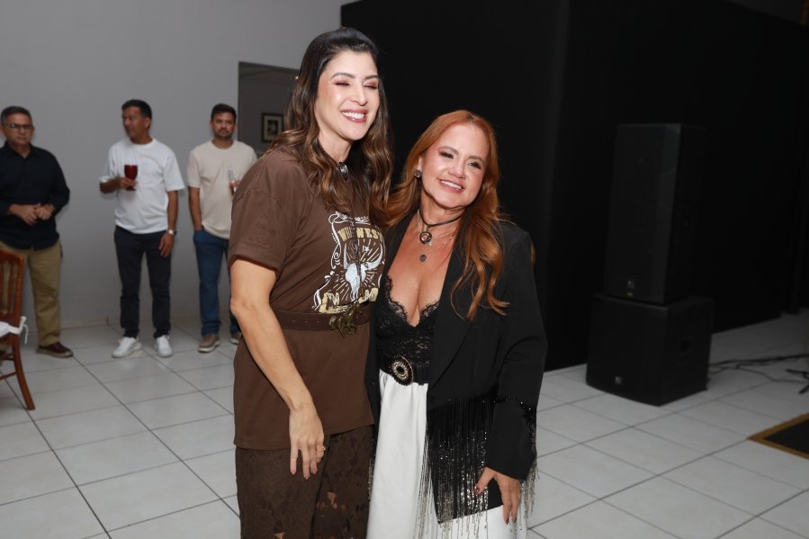 VANESSA MELLO COMEMORA ANIVERSÁRIO EM GRANDE ESTILO - Eloisa Mattos