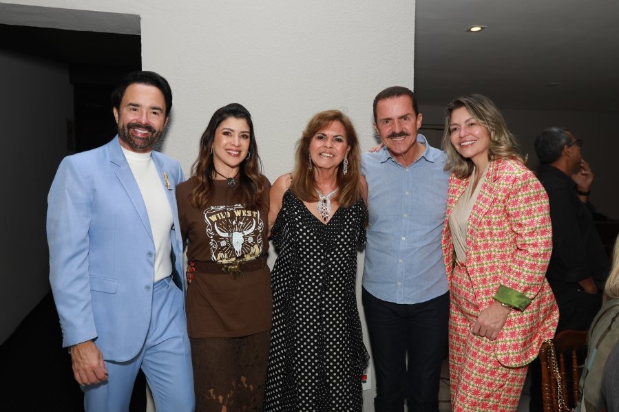 VANESSA MELLO COMEMORA ANIVERSÁRIO EM GRANDE ESTILO - Eloisa Mattos