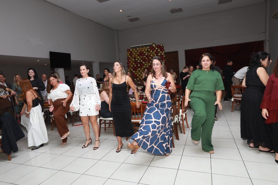 VANESSA MELLO COMEMORA ANIVERSÁRIO EM GRANDE ESTILO - Eloisa Mattos