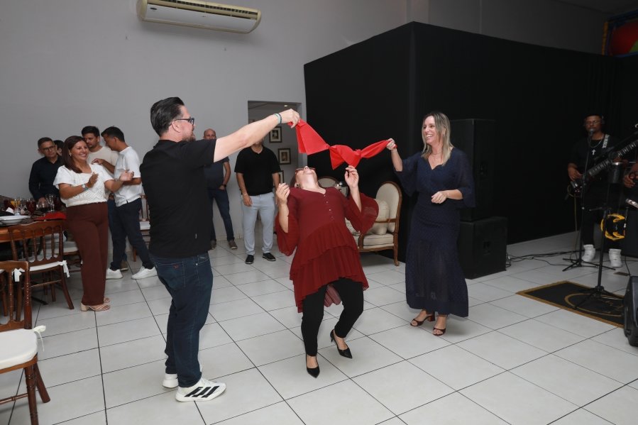 VANESSA MELLO COMEMORA ANIVERSÁRIO EM GRANDE ESTILO - Eloisa Mattos