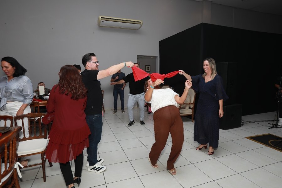 VANESSA MELLO COMEMORA ANIVERSÁRIO EM GRANDE ESTILO - Eloisa Mattos