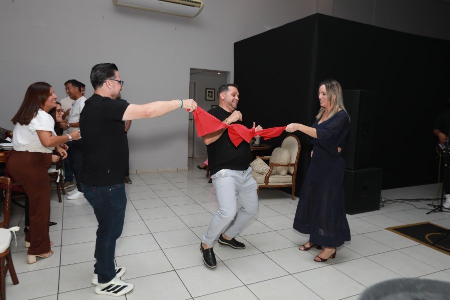 VANESSA MELLO COMEMORA ANIVERSÁRIO EM GRANDE ESTILO - Eloisa Mattos