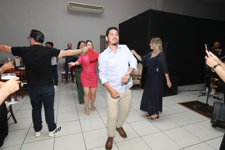VANESSA MELLO COMEMORA ANIVERSÁRIO EM GRANDE ESTILO - Eloisa Mattos