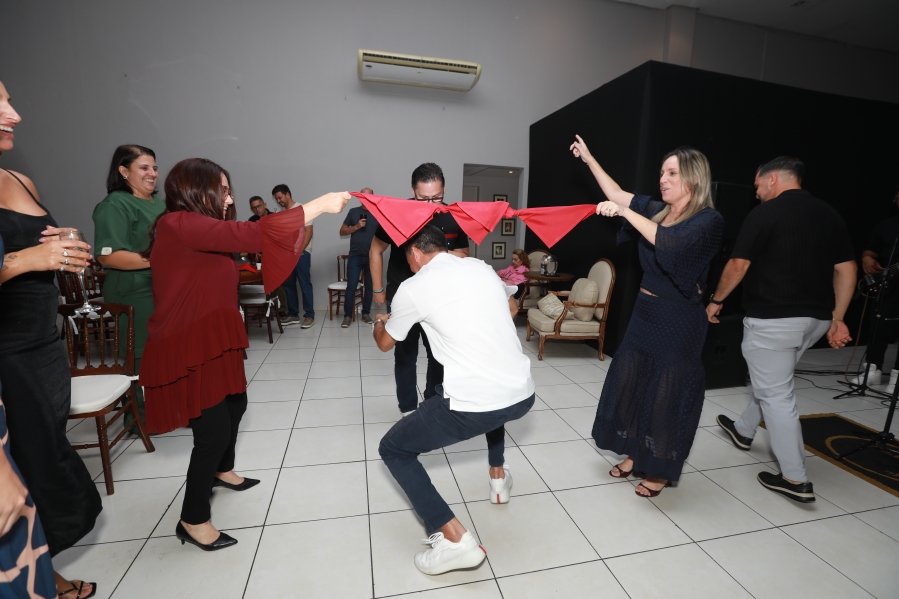 VANESSA MELLO COMEMORA ANIVERSÁRIO EM GRANDE ESTILO - Eloisa Mattos