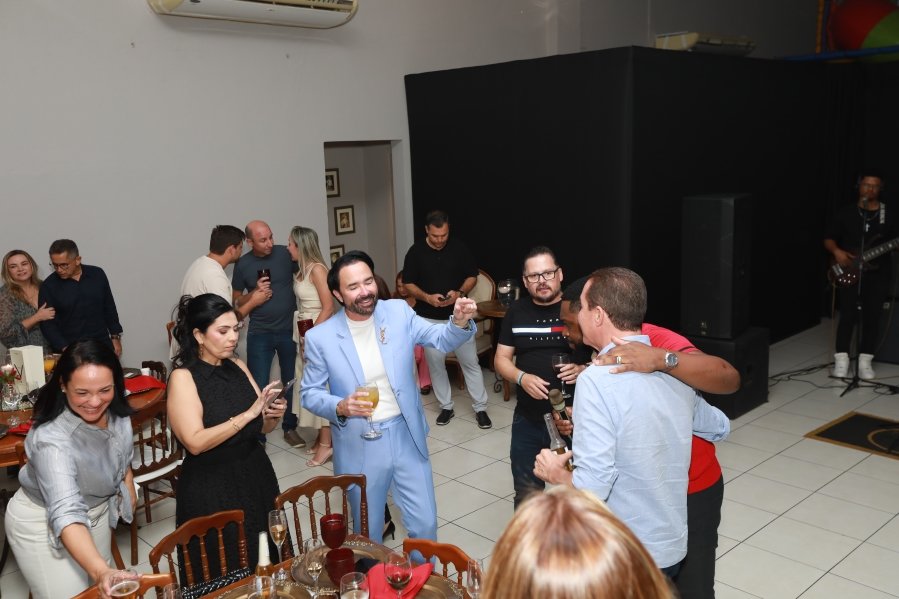 VANESSA MELLO COMEMORA ANIVERSÁRIO EM GRANDE ESTILO - Eloisa Mattos