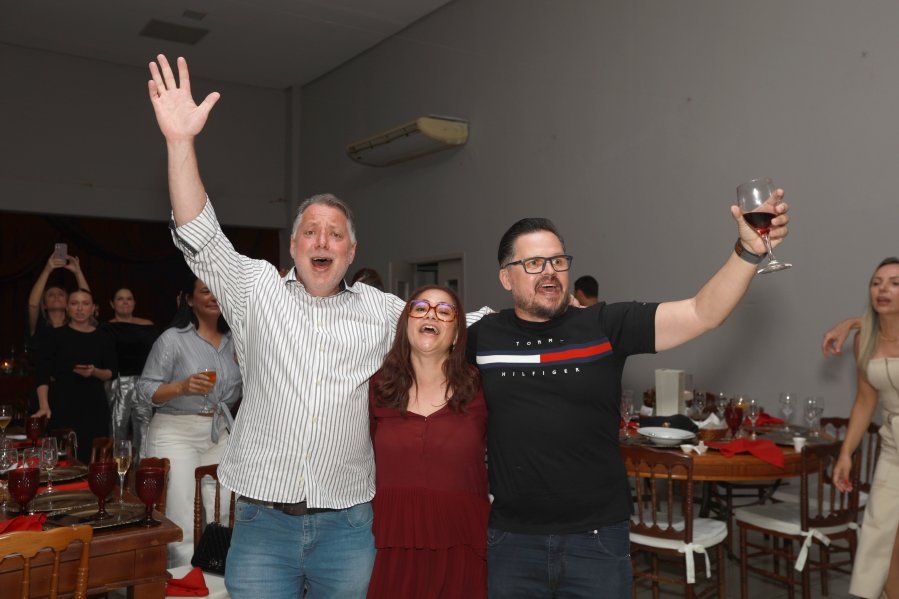 VANESSA MELLO COMEMORA ANIVERSÁRIO EM GRANDE ESTILO - Eloisa Mattos