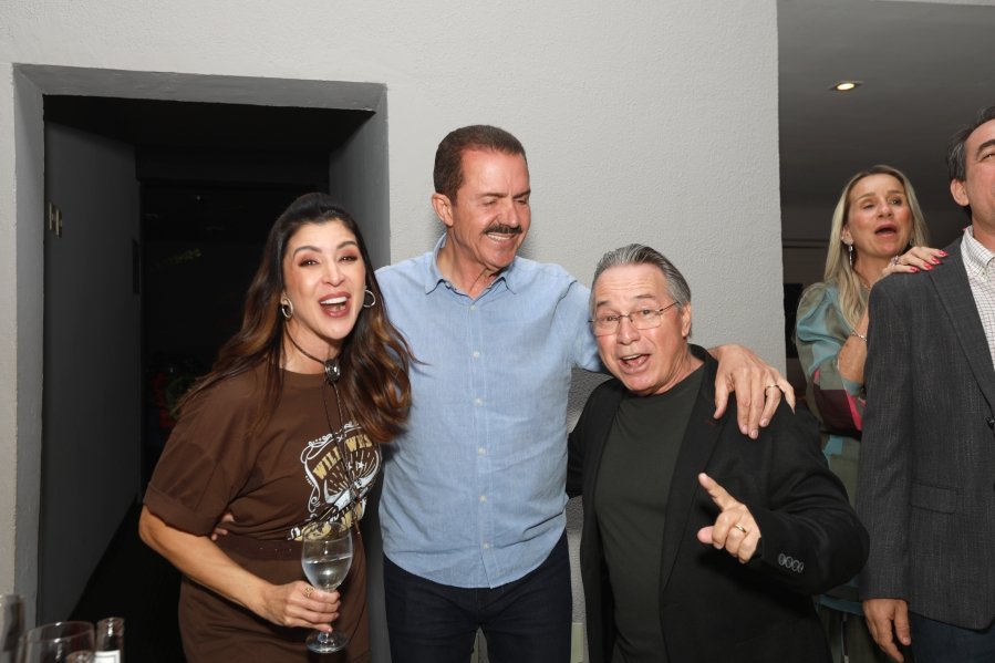 VANESSA MELLO COMEMORA ANIVERSÁRIO EM GRANDE ESTILO - Eloisa Mattos