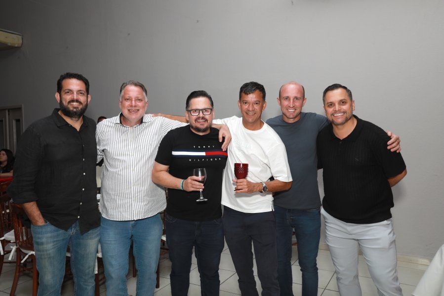 VANESSA MELLO COMEMORA ANIVERSÁRIO EM GRANDE ESTILO - Eloisa Mattos