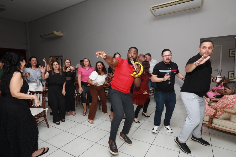 VANESSA MELLO COMEMORA ANIVERSÁRIO EM GRANDE ESTILO - Eloisa Mattos
