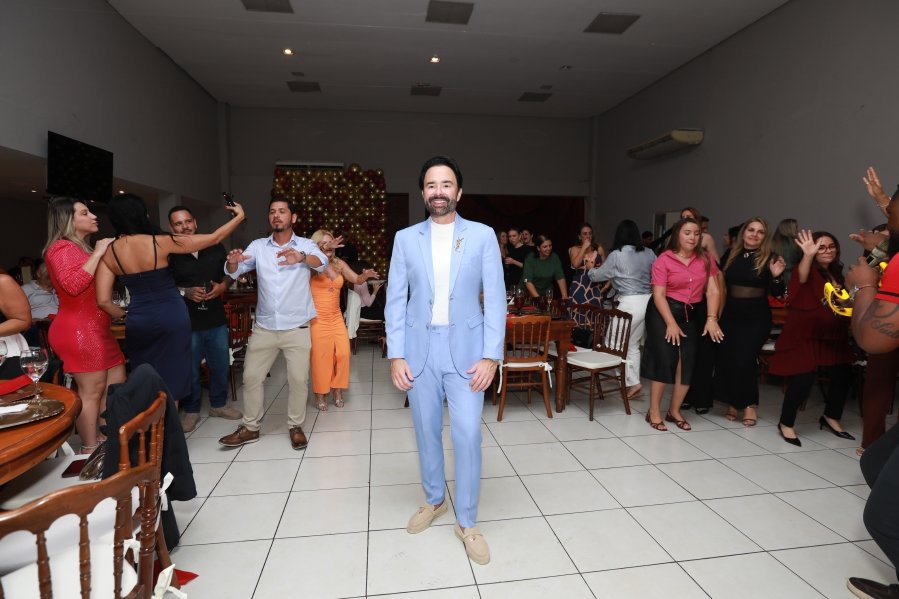 VANESSA MELLO COMEMORA ANIVERSÁRIO EM GRANDE ESTILO - Eloisa Mattos