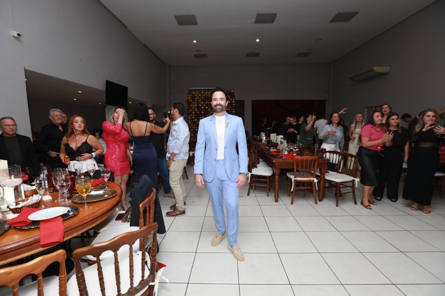 VANESSA MELLO COMEMORA ANIVERSÁRIO EM GRANDE ESTILO - Eloisa Mattos
