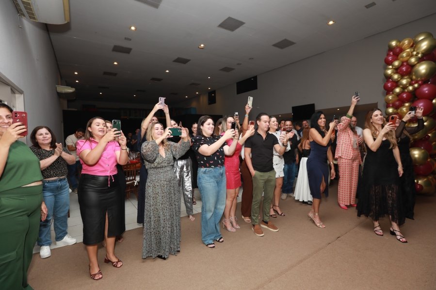 VANESSA MELLO COMEMORA ANIVERSÁRIO EM GRANDE ESTILO - Eloisa Mattos