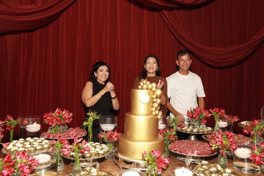 VANESSA MELLO COMEMORA ANIVERSÁRIO EM GRANDE ESTILO - Eloisa Mattos