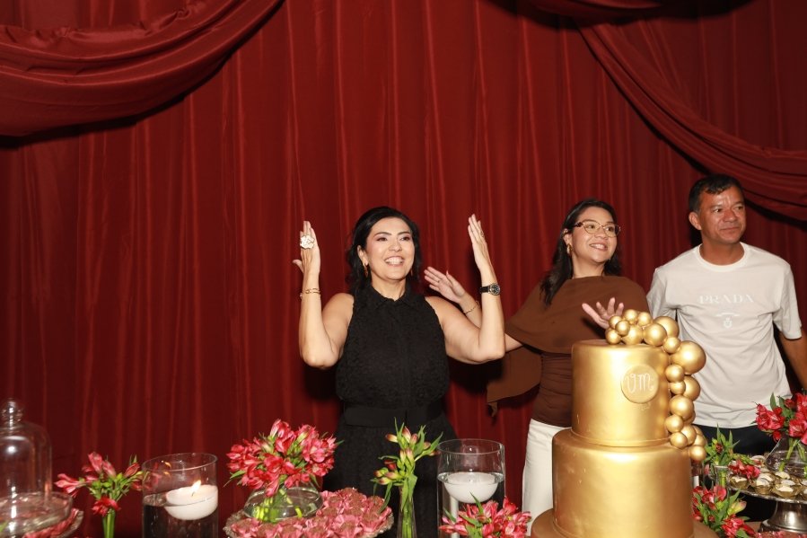 VANESSA MELLO COMEMORA ANIVERSÁRIO EM GRANDE ESTILO - Eloisa Mattos