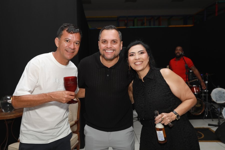 VANESSA MELLO COMEMORA ANIVERSÁRIO EM GRANDE ESTILO - Eloisa Mattos