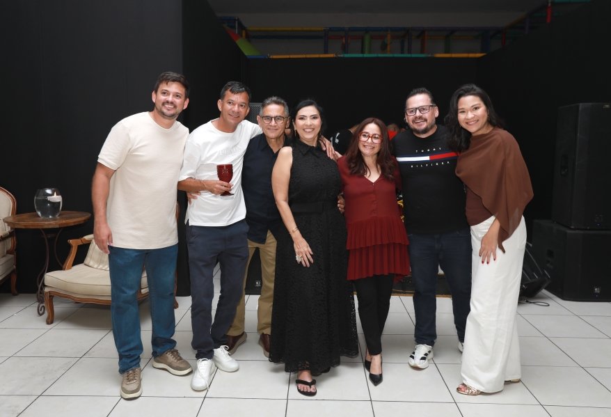 VANESSA MELLO COMEMORA ANIVERSÁRIO EM GRANDE ESTILO - Eloisa Mattos