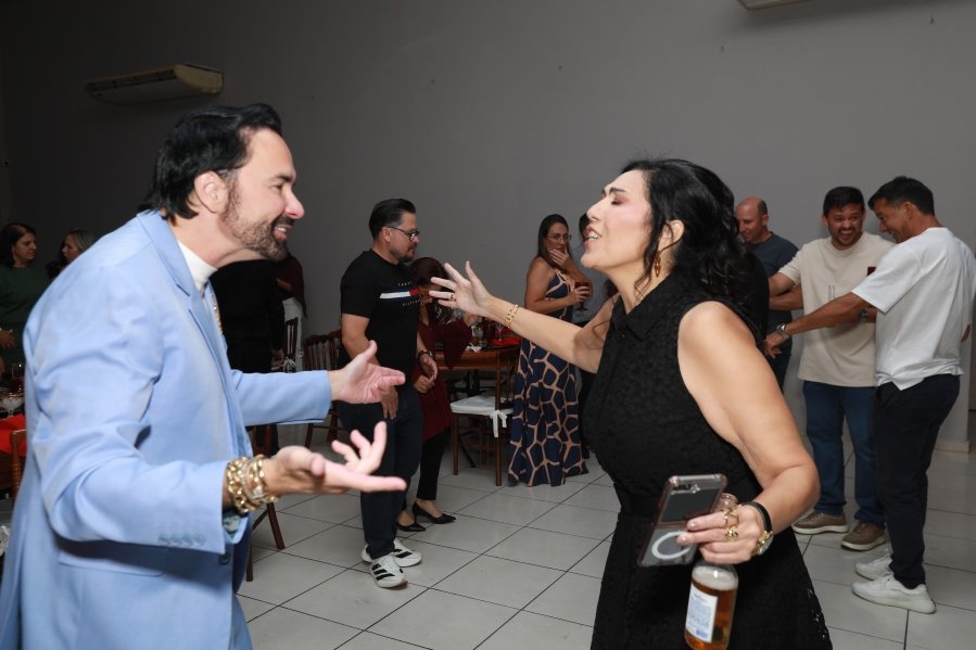 VANESSA MELLO COMEMORA ANIVERSÁRIO EM GRANDE ESTILO - Eloisa Mattos